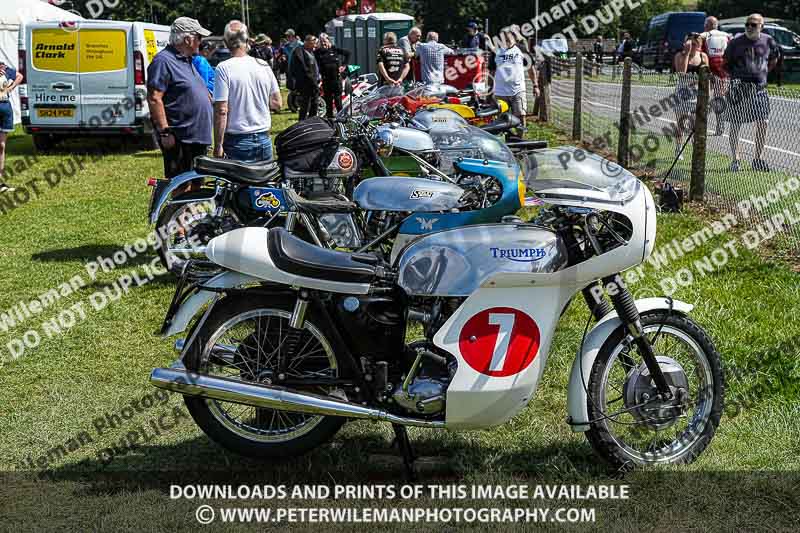 Vintage motorcycle club;eventdigitalimages;mallory park;mallory park trackday photographs;no limits trackdays;peter wileman photography;trackday digital images;trackday photos;vmcc festival 1000 bikes photographs